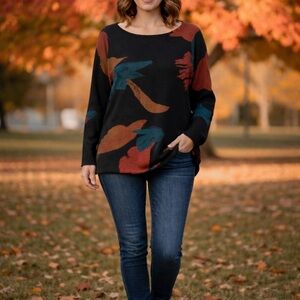 CHICO’S ABSTRACT LEAF PRINT SWEATER